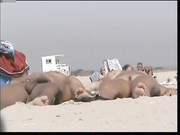 Nude Beach - Hot Women Caught on Camera