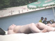 BEach voyeur video - brunette cutie