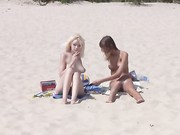 Nudist-video - Ellen and Sandy on the beach